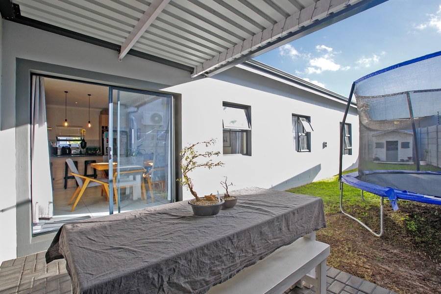 3 Bedroom Property for Sale in Parklands North Western Cape